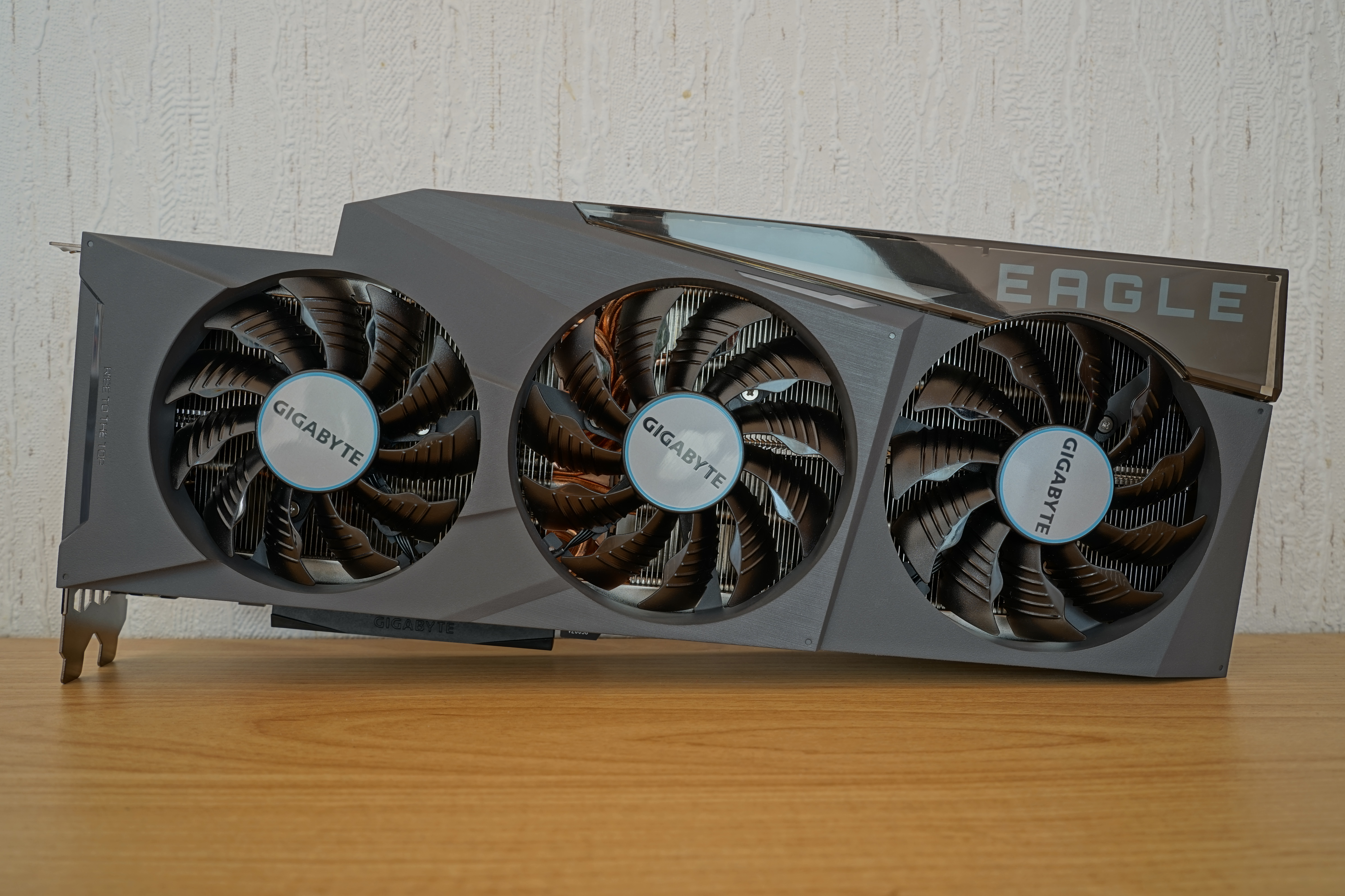Видеокарта Gigabyte GeForce RTX 3090 Eagle OC 24G